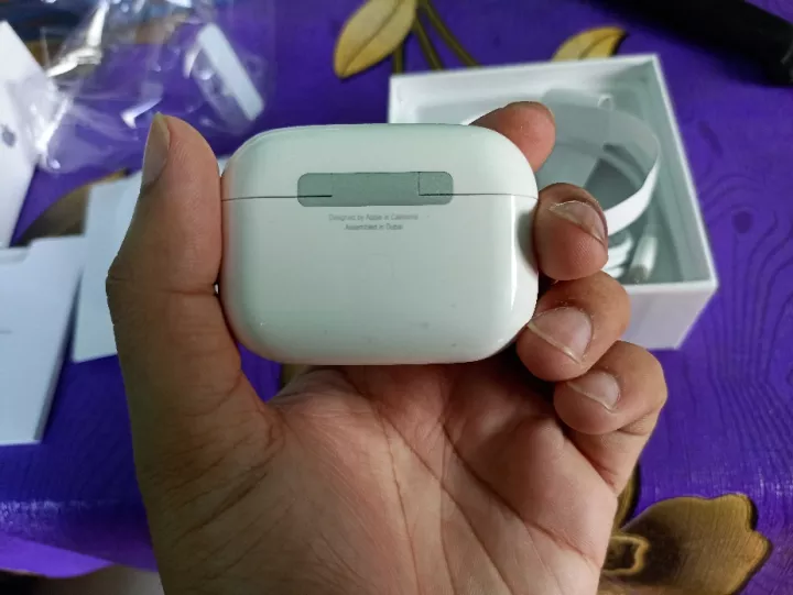 AirPods%20Pro%20ANC%20Active%20Noise%20Reduction%20Bluetooth%20Earbuds-Dubai%20-%20Image%205