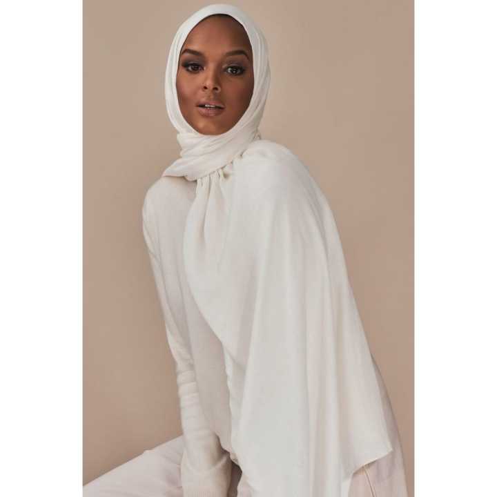 Premium%20Cherry%20Chiffon%20Hijab%20For%20Women%20-%20Image%208