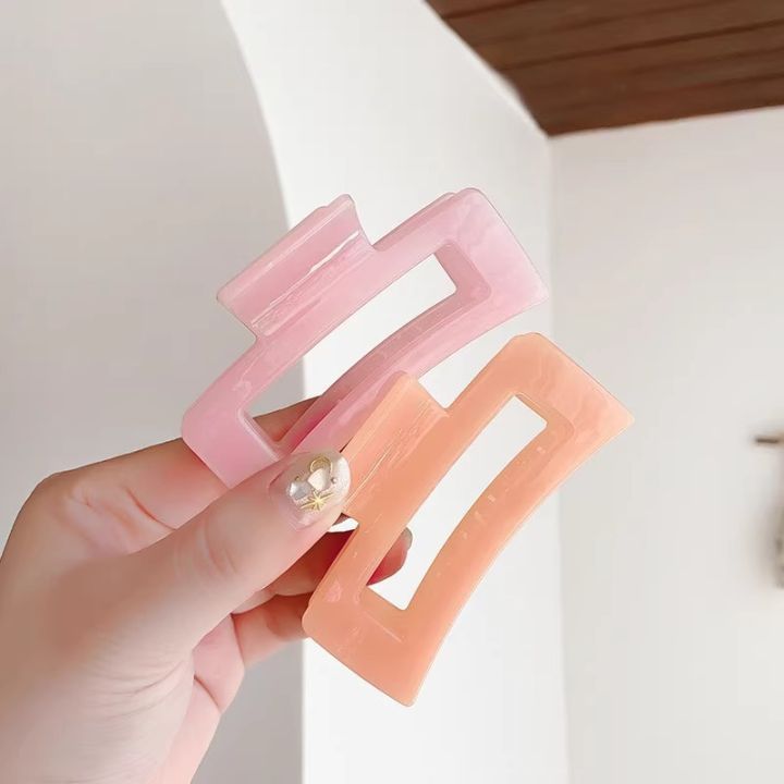 Jelly%20Grab%20Clip%20Women's%202024%20New%20Hair%20Shark%20Hair%20Clip%20on%20the%20Back%20of%20the%20Head%20Large%20Hair%20Shark%20Clip%20Hair%20Volume%20Clip%20Simple%20Hairpin%20Headwear%20-%20Image%204