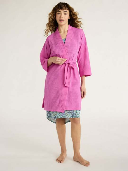 Premium%20Cotton%20Waffle%20Bathrobe%20%E2%80%93%20Lightweight%20Knee-Length%20Spa%20Robe%20-%20Image%204