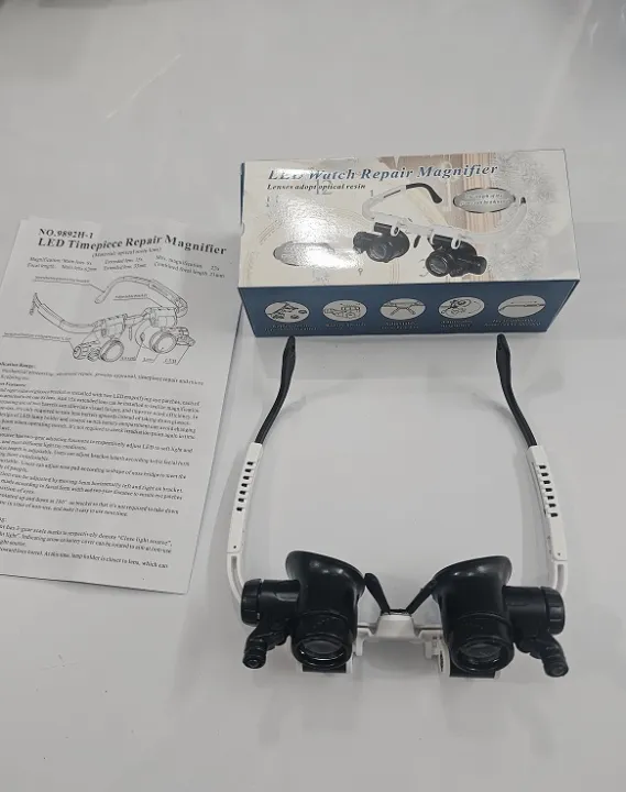 Magnifier%20With%202%20Led%20Light%20Magnifying%20Glass%20-%20Image%204