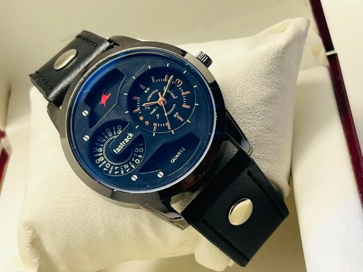 New%20Leather%20Analog%20Sports%20Watch%20for%20Men%20-%20%20with%20a%20round%20shape%20and%20a%20pu%20leather%20strap%20with%20men's%20standard%20size%20-%20Image%2010