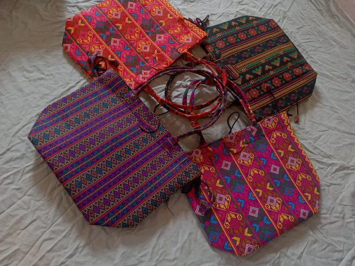 Homemade%20Cotton%20Hand%20Bag%20For%20Women%20-%20Add%20A%20Touch%20Of%20Elegance%20To%20Your%20Outfit%20With%20This%20Handcrafted%20Cotton%20Bag,%20Making%20It%20The%20Perfect%20Accessory%20-%20Image%203