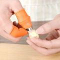 Thumb picker Silicone Thumb Cutter Separator Finger Tools Picking Device for Garden Harvesting Plant Gardening - Minimalistic Sophistication.