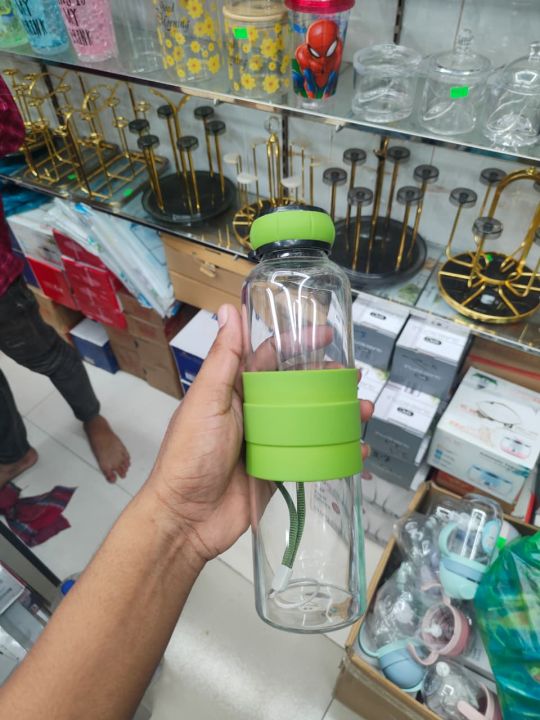 Borosilicate%20Glass%20Water%20Bottle%20500ml,%20Durable,%20Leakproof,%20Dishwasher%20Safe%20-%20Image%204