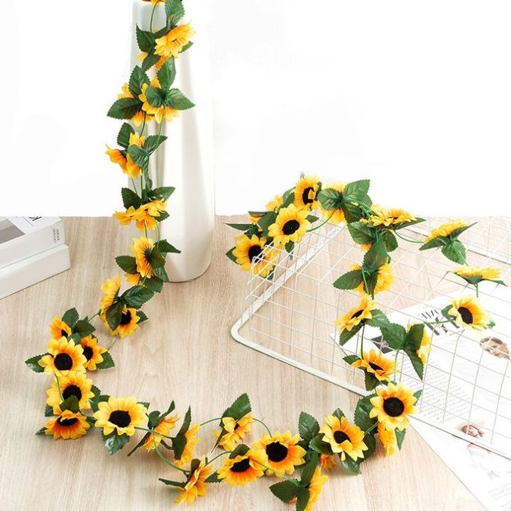 Realistic Sunflower Vine Décor