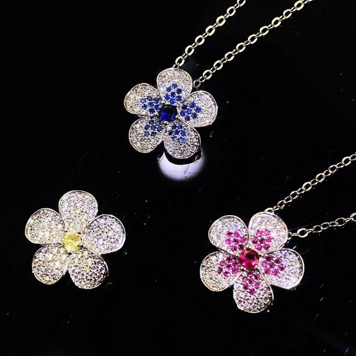 Xiaohongshu recommends the same red diamond small flower necklace as a small fresh Internet celebrity, sapphire yellow diamond colored gem pendant for women
