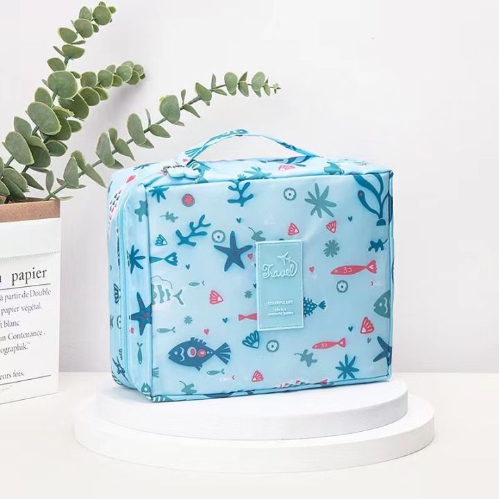 Travel%20Makeup%20Bag%20Large%20Cosmetic%20Bag%20Make%20up%20Case%20Organizer%20for%20Women%20and%20Girls%20-%20Image%206