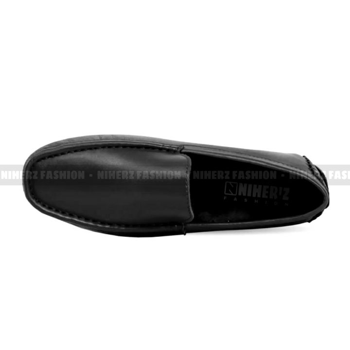 Premium%20Loafer%20Shoes%20Classic%20Leather%20Loffer%20Shoe%20for%20Men%20(Socks%20Free)%20-%20Image%2010