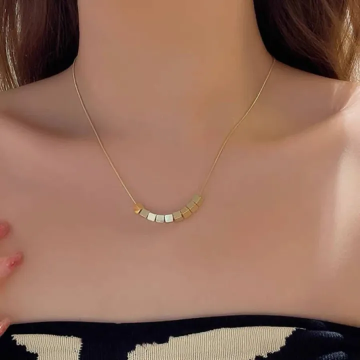 Necklace%202023%20new%20girl's%20small%20square,%20snake%20bone%20clavicle%20chain,%20light%20luxury,%20titanium%20steel,%20niche%20design,%20simple%20French%20-%20Image%204