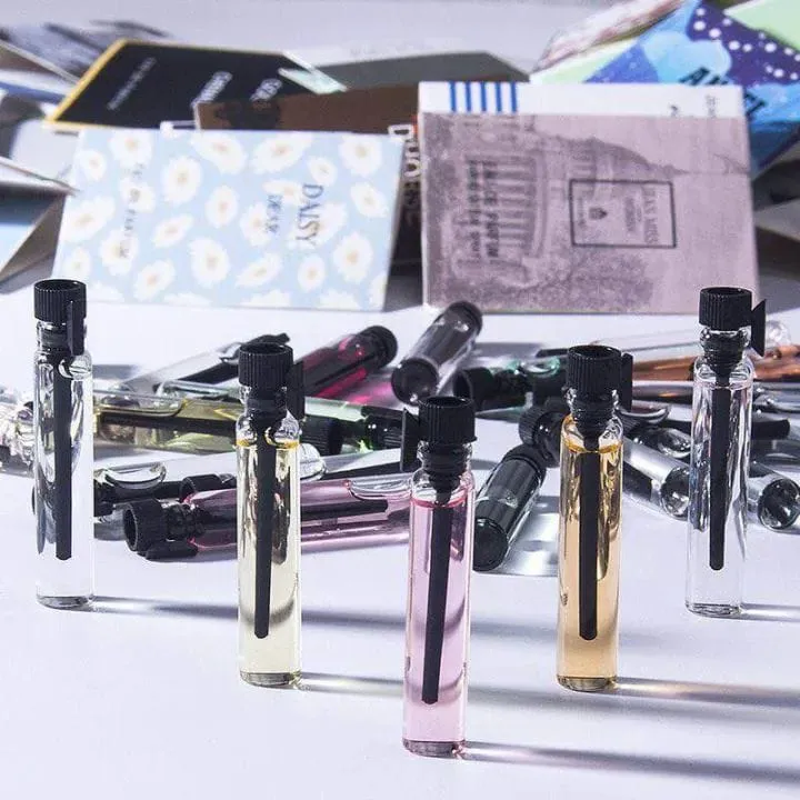 Fancy%20printed%20high-grade%20fragrance%20sample%20cards%20for%20glass%20viral%20packaging%20Pocket%20Perfume%20For%20Man%20&%20Woman%20mini%20perfume%20-2ml%20-%20Image%204