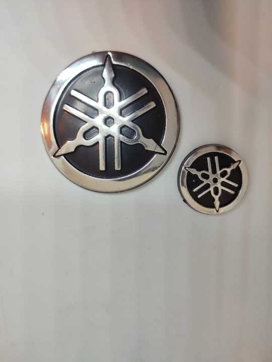 Yamaha%20Logo%20Sticker%20-%20Silver%20-%20Image%202