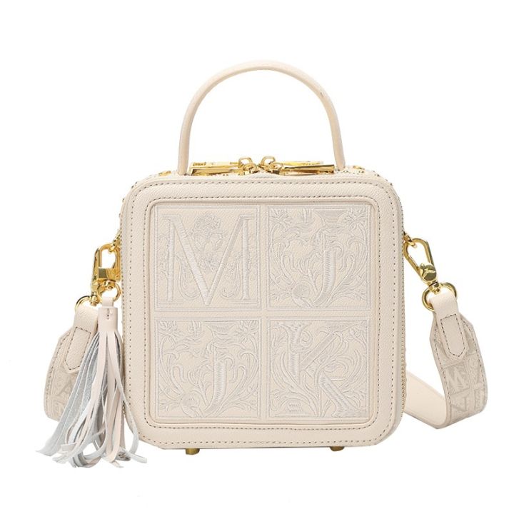 High-quality%20leather%20embroidery%20handbox%20bag%20bag%20women's%202024%20new%20cross-border%20fashion%20wide%20shoulder%20strap%20shoulder%20crossbody%20bag%20-%20Image%205