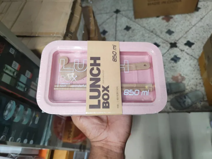 Premium%20850ml%20Eco-Friendly%20Lunch%20Box%20with%20Spoon%20&%20Fork%20%E2%80%93%20Portable%20Food%20Storage%20Container%20Inva%20Gadget%20-%20Image%204