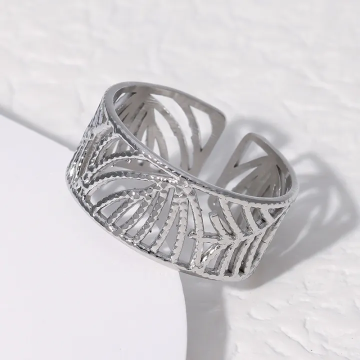 Hollow%20Palm%20Leaf%20Rings%20Tarnish%20Free%20Wide%20Adjustable%20Open%20Cuff%20Adjustable%20S925%20Gold%20Plated%20Stainless%20Steel%20Ring%20for%20Women%20Girls%20-%20Image%204