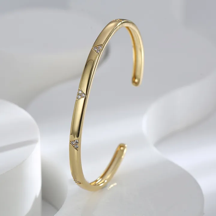 B0167%20French%20Entry%20Lux%20Niche%20Design%20Triangle%20Texture%20Bracelet%20Female%20Brass%20Gold-Plated%20Micro-Inlaid%20White%20Zirconium%20Bracelet%20-%20Image%203
