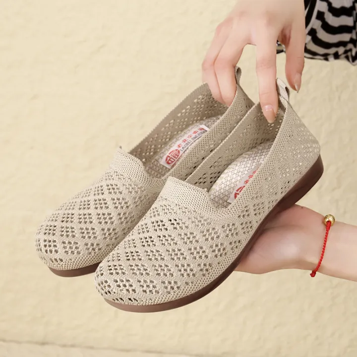 Shoes%20women's%20summer%20new%20slip-on%20net%20shoes%20beanie%20shoes%20soft%20soled%20women's%20sandals%20flat%20soles%20breathable%20mom%20shoes%20women's%20shoes%20-%20Image%206