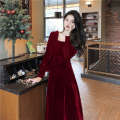 Square collar mid to length long sleeved velvet dress for women in autumn winter Korean version new slim fit and slimming design sense. 