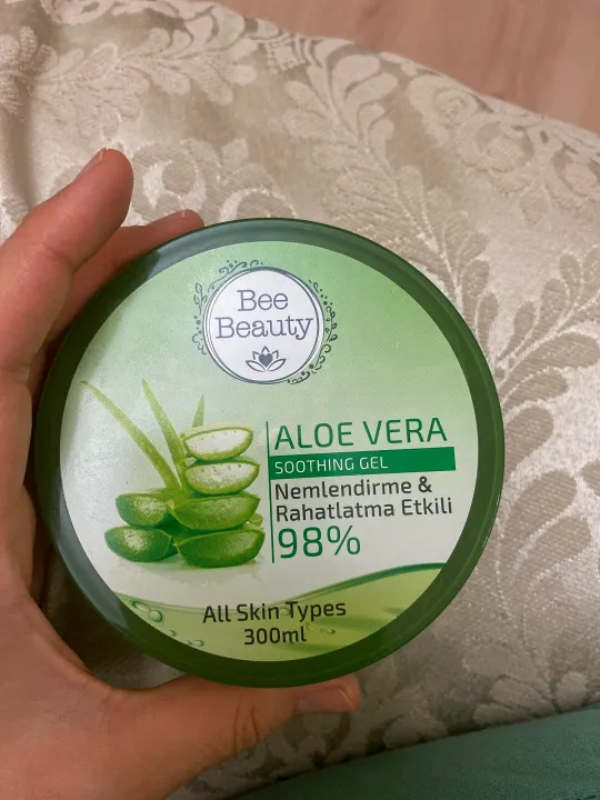 Bee%20Beauty%20Aloe%20Vera%20Soothing%20Gel%20Moisturizing%20and%20Soothing%20Effective%2098%25%20Turkish%20Product%20300ml%20-%20Image%204