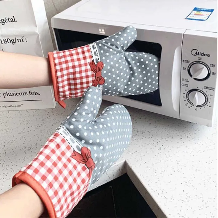 Solimo%20100%25%20Cotton%20Padded%20Oven%20Gloves%20Paisley-%20Multicolour%20-%20Image%206
