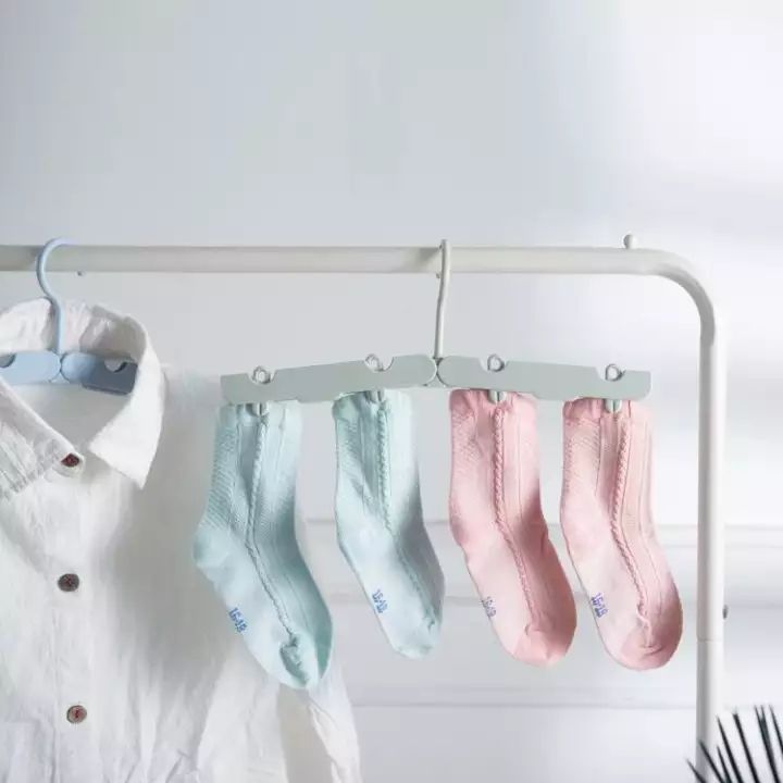 RHS%20Online%202PCS%20Multifunctional%20Foldable%20Travel%20Clothes%20Hangers%20Coat%20Hanger%20With%20Anti-slip%20Grooves%20-%20Image%202
