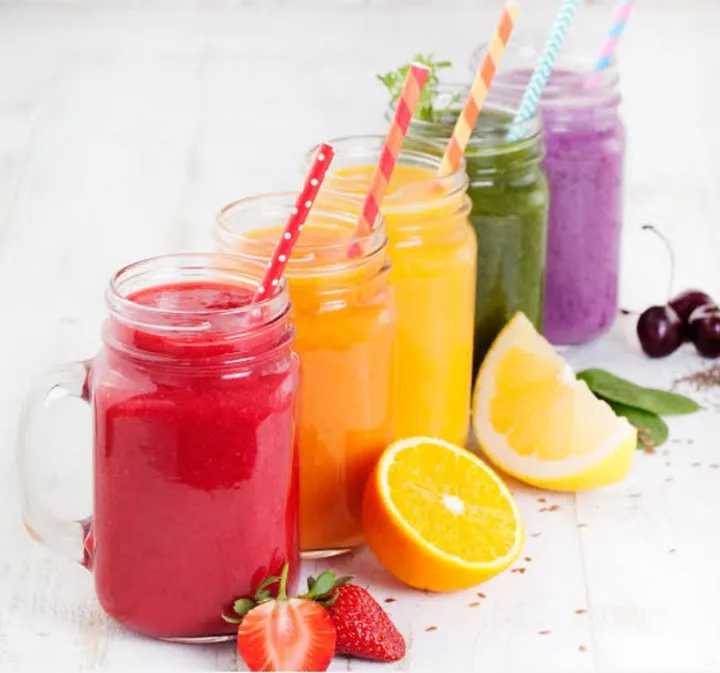 Juice%20Glass%20Straw%20Jar%20With%20Lid%20And%20Straw%20-%20Enjoy%20Your%20Favorite%20Cold%20Beverages%20With%20This%20Glass%20Jar%20Featuring%20A%20Lid%20And%20Straw%20-%20Image%204