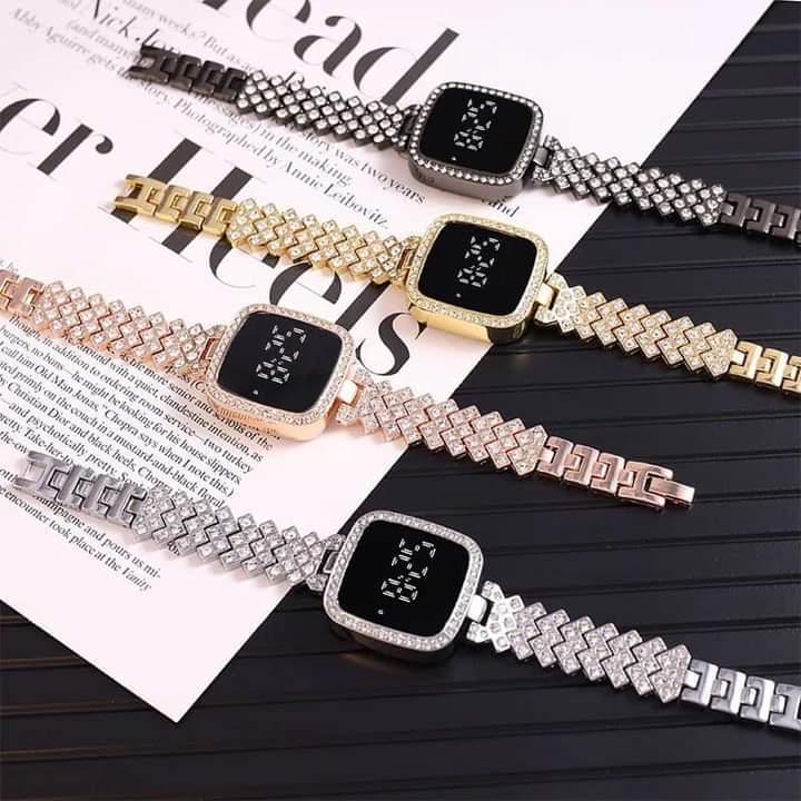 New Trend Fashion Steel Chain Diamond Women Watch Full Diamond Touch Screen LED Water Diamond Bracelet Watch
