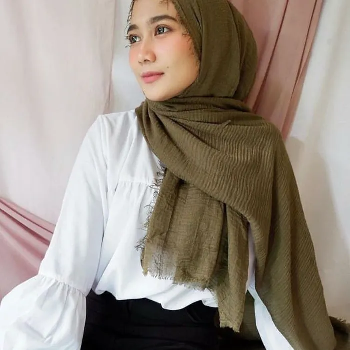Exclusive%20Stylish%20Crinkle%20Hijab%20For%20Woman%20-%20Image%203