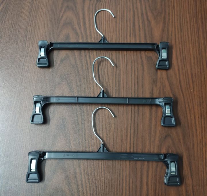 12%20Pcs%20Plastic%20Hanger%20with%20Clip%20-%20Hanger%20-%20hanger%20-%20Image%202