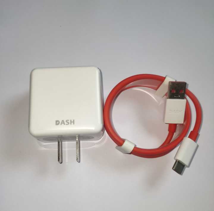 Dash%20Charger%20Super%20Flash%20Fast%20Charger%20For%20One%20Plus%20With%20Type%20C%20Cable%201M/%203%20Feet%20-%20Charger%20-%20Image%206