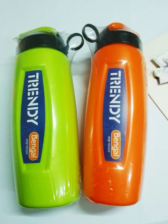 Trendy%20700ml%20Water%20Bottle%20Stay%20Hydrated%20in%20Style%20-%20Image%204