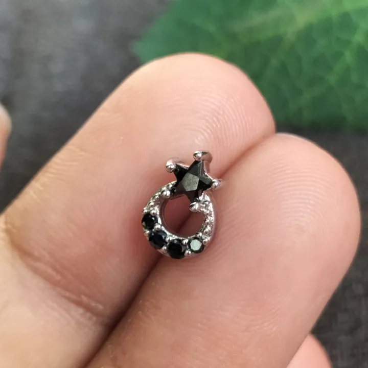 new%20black%20Stone%20flower%20design%20small%20Nose%20Pin.%20It's%20for%20Women%20and%20girls,%20New%20Model,%20Trendy%20e%20Design%20,%20L%20Shape%20Nosering,%20Nose%20Ring%20-%20Nose%20Pin%20-%20Nose%20Pin%20-%20Nosin%20nak%20ful%20-%20Image%206