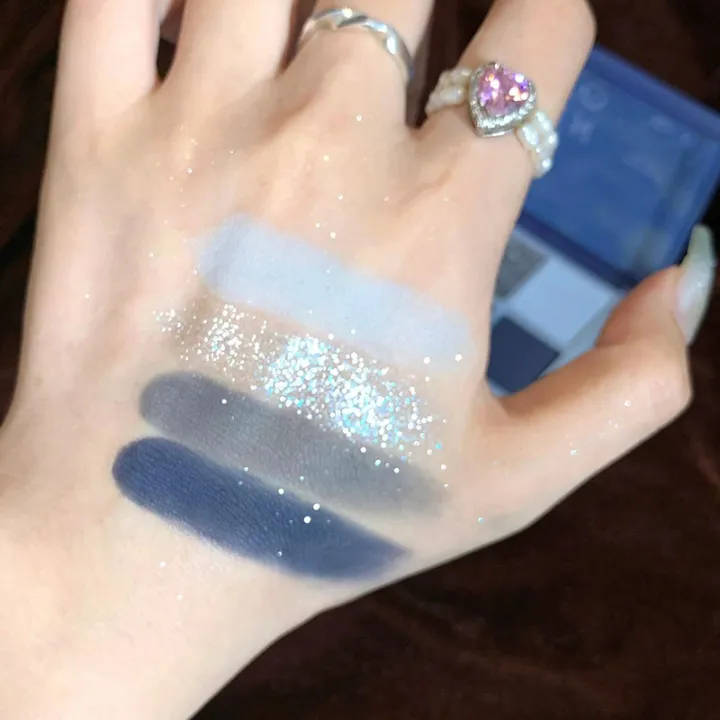 4-Color%20Starry%20Sky%20Blue%20Eyeshadow%20Palette%20Matte%20Fine%20Flash%20Pigmented%20Blush%20Powder%204%20Color%20Pressed%20Eyeshadow%20Party%20Makeup%20Palette%20-%20Image%203