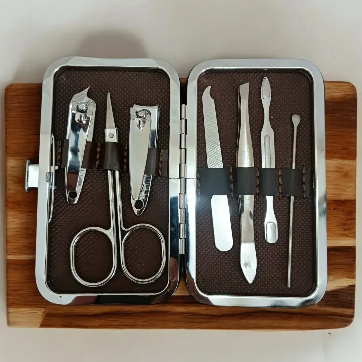 Stainless%20Steel%20Nail%20Clipper%20Set,%207pcs%20Green%20Manicure%20Art%20Tools%20in%20Portable%20Case%20-%20Image%202