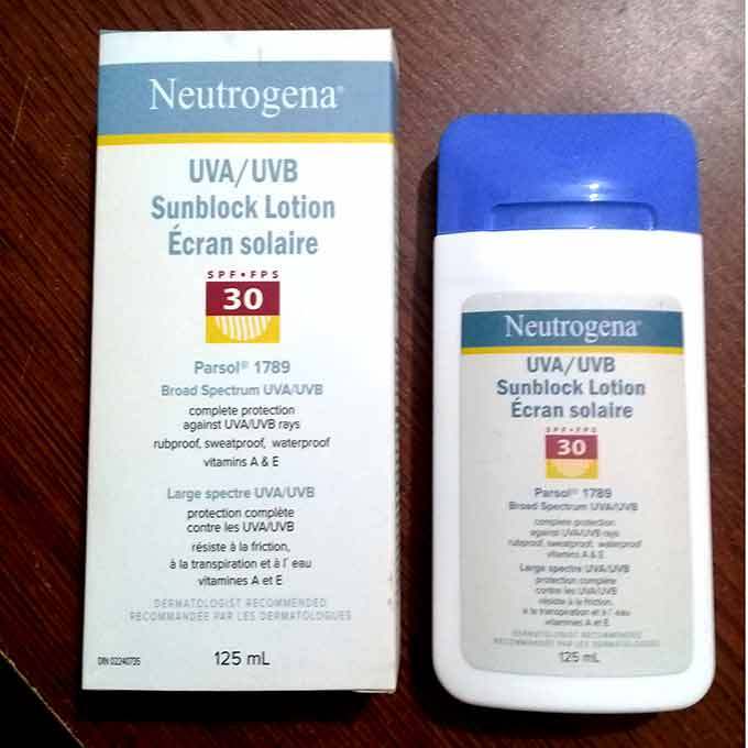 International USA Product Neutrogena UVA/UVB Sunblock Lotion, SPF, FPS 30, 4 Fluid Ounce (125 ml)