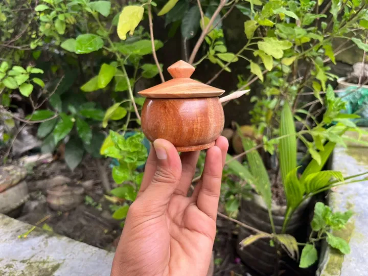 Round%20Shaped%20Wooden%20Sauce%20Box%20With%20Lid%20and%20Spoon%20/Wooden%20Sugar%20Bowl/Jar%20Salt%20Container%20-%20Image%204