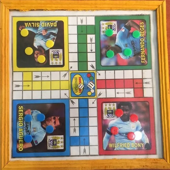 ludo%20board%20,normal%20size%2045"cm%20length%20%2045"width%20with%2016%20dice%20-%20Image%205