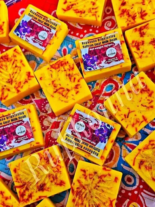 Saffron%20Goat%20Milk%20Handmade%20Soap%20Bar%20-%20Image%207