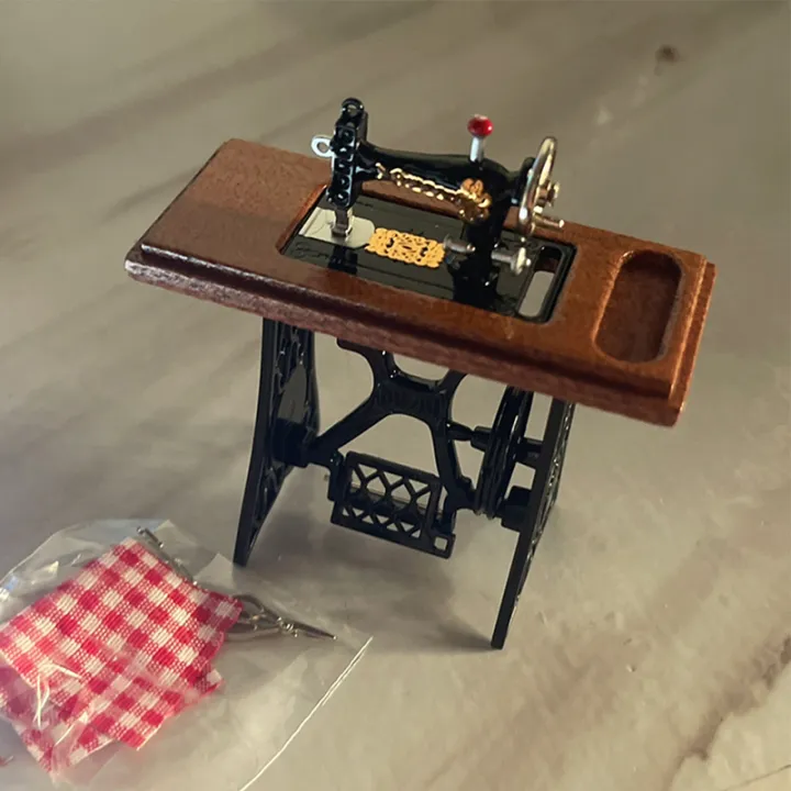 %E3%80%90Eco-friendly%E3%80%91%201:12%20Dollhouse%20Mini%20Sewing%20Machine%20with%20Scissors%20for%20Doll%20House%20Decor%20-%20Image%204