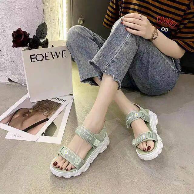Internet%20Celebrity%20Little%20Daisy%20Sandals%20Fairy%20Style%20ins%20Tide%202024%20Summer%20New%20Sports%20Platform%20Roman%20Shoes%20-%20Image%205