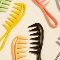 Hairdressing Multi-color Wide-tooth Styling Comb Men's Retro Oil Head Back Hair Comb Household Hollow Fish-tooth Comb.
