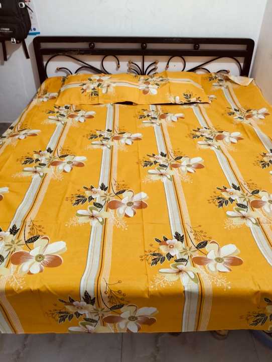 Cotton%20Fabric%20Printed%207%20by%208%20Feet%20Double%20King%20Size%20Bedsheet%20Set%20with%20Two%20Pillow%20Covers%20-%20Image%203