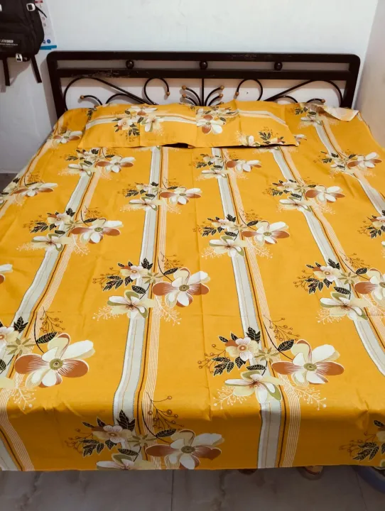 Cotton%20Fabric%20Printed%207%20by%208%20Feet%20Double%20King%20Size%20Bedsheet%20Set%20with%20Two%20Pillow%20Covers%20-%20Image%203
