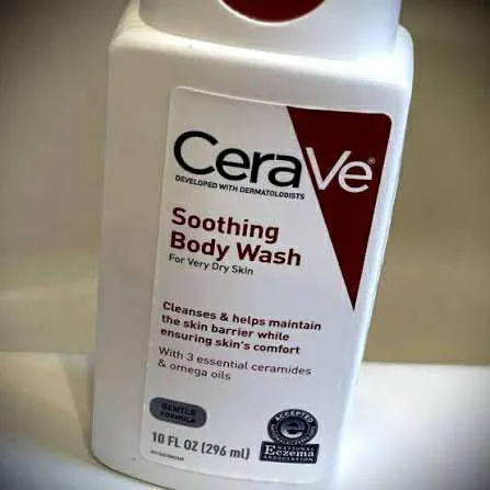 CeraVe%20Eczema%20Soothing%20Body%20Wash,%2010%20Fluid%20Ounce%20by%20CeraVe%20-%20Image%204