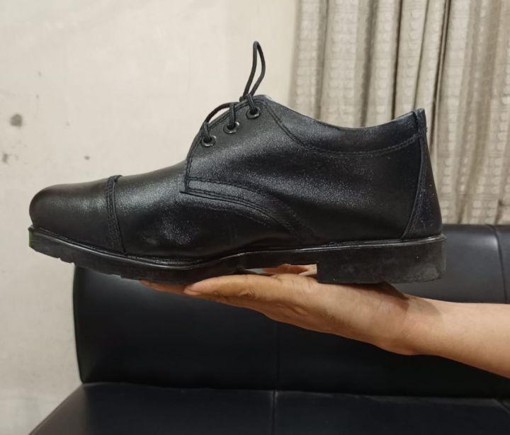 Safety%20Shoe%20-%20Leather%20safety%20shoe%20for%20workers%20-%20Workers%20shoe%20/%20boots%20-%20Image%203