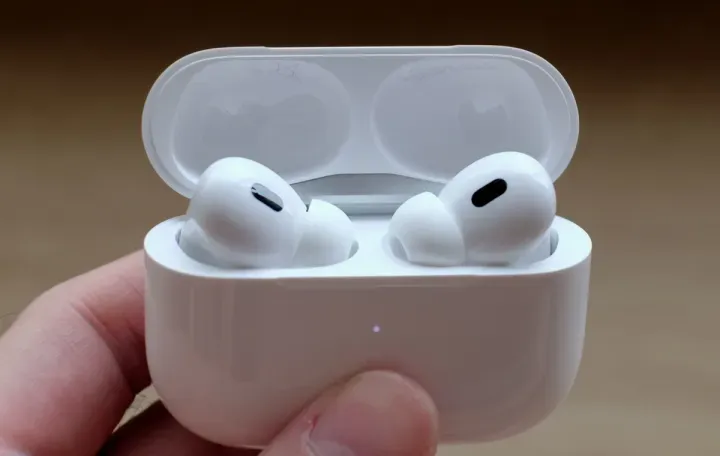 AirPods%20Pro%202nd%20Gen%20TWS%20Wireless%20Earbuds%20High%20Bass%20Bluetooth%20Headphones%20with%20Long%20Battery%20Life%20-%20Image%204