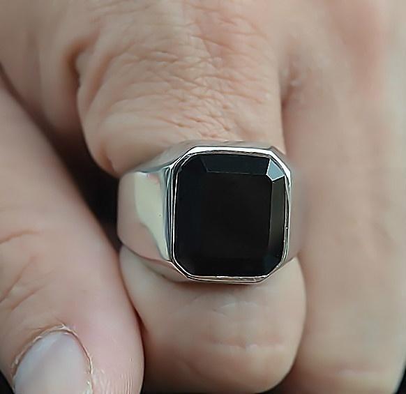 Finger%20Ring%20For%20Men%20-%20Ring%20S%20-%20Image%204