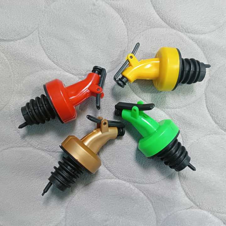 1%20pcs%20multicolor%20Olive%20Oil%20%20Dispensers%20Caps%20for%20oil%20Bottle%20Perfect%20for%20Restaurant,%20%20Hotel,%20Kitchen%20use%20with%20Black%20dust%20Cover%20-%20Image%207