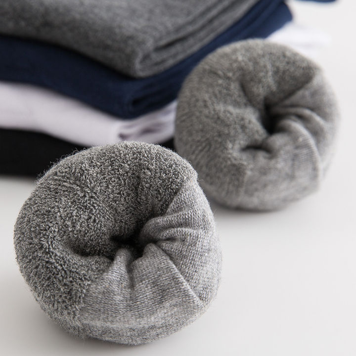 Autumn%20and%20Winter%20New%20Men's%20Solid%20Color%20Cotton%20Socks%20Half%20Brushed%20Tube%20Socks%20Thick%20Casual%20Mid-Calf%20Length%20Men's%20Socks%20Warm%20Terry%20Socks%20-%20Image%204