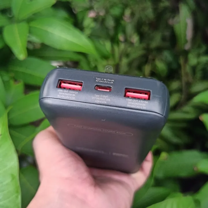 REMAX%20RPP-623%2020000mAh%20PD%2020W+QC%2022.5W%20Fast%20Charging%20LED%20Digital%20Display%20Power%20Bank%20-%20Image%204